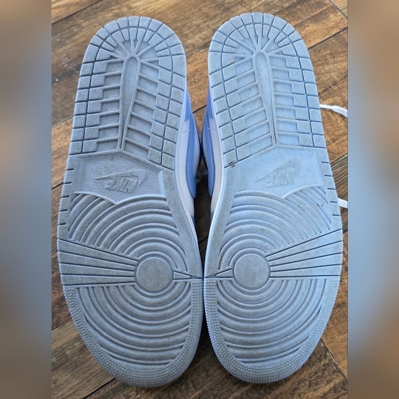 Nike Air Jordan 1 Low - Mens 10 / Womens 11.5 - White/Titanium - Picture 5 of 5